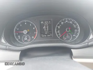 2014 Volkswagen Passat SE z VIN 1VWBT7A33EC032459, wystawiony jako IAAI lot #42259640 z przebiegiem 168 706 mil mil oraz . Historia ofert i sprzedaży dostępna na DreamBid. Obrazek 7.