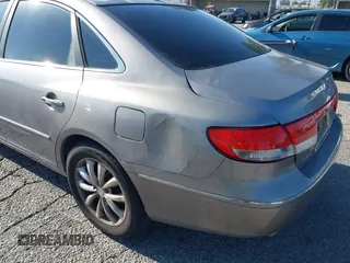 2008 Hyundai Azera Limited with VIN KMHFC46FX8A264798, listed as a IAAI auction lot 42684089 with 204,377 mi miles and . Bid and sale history available at DreamBid. Image 18.