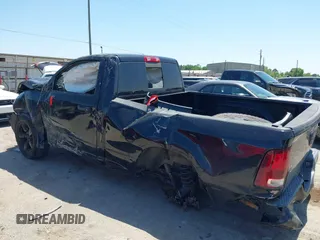 2015 Ram 1500 Tradesman z VIN 3C6JR6AT2FG563942, wystawiony jako IAAI lot #41984985 z przebiegiem 111 814 mil mil oraz . Historia ofert i sprzedaży dostępna na DreamBid. Obrazek 3.
