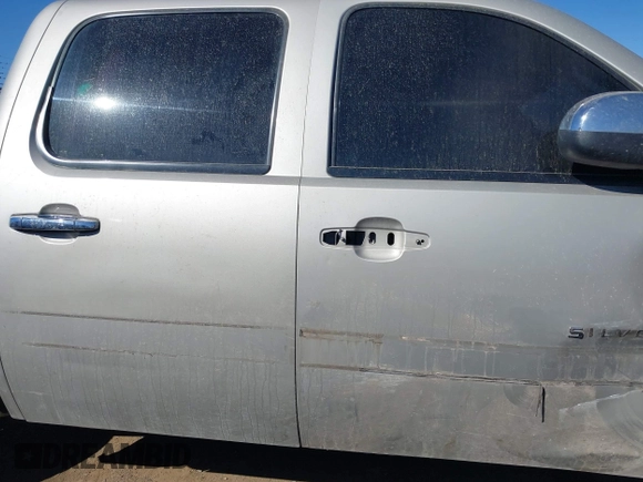 2009 Chevrolet Silverado 1500 LT with VIN 3GCEC23099G252407, listed as a IAAI auction lot 41754180 with 188,319 mi miles. Bid and sale history available at carsss.com. Image 13.