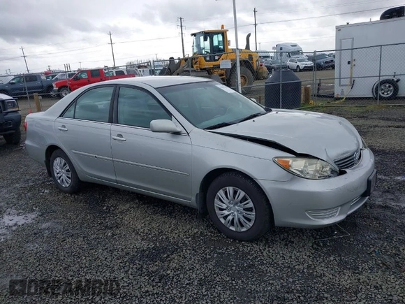 2006 Toyota Camry STD z VIN 4T1BE32K86U157718, wystawiony jako IAAI lot #41805465 z przebiegiem 327 299 mil mil oraz . Historia ofert i sprzedaży dostępna na DreamBid. Obrazek 1.