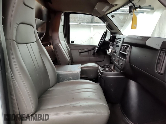 2018 Chevrolet Express Cargo with VIN 1GCWGAFP7J1198927, listed as a IAAI auction lot 42691823 with 115,294 mi miles and . Bid and sale history available at DreamBid. Image 19.