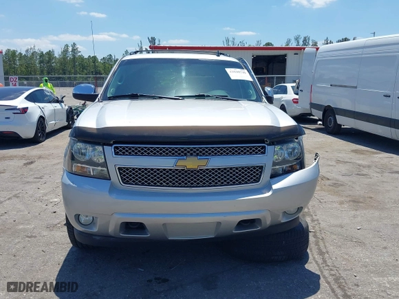 2013 Chevrolet Avalanche LTZ with VIN 3GNTKGE71DG159947, listed as a IAAI auction lot 42040745 with 155,226 mi miles. Bid and sale history available at carsss.com. Image 12.