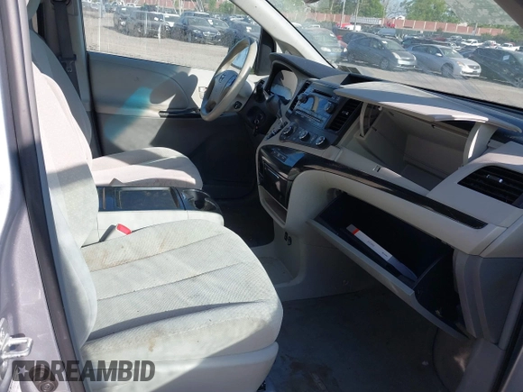 2011 Toyota Sienna LE with VIN 5TDJK3DC9BS012944, listed as a IAAI auction lot 42106998 with 108,700 mi miles. Bid and sale history available at carsss.com. Image 5.