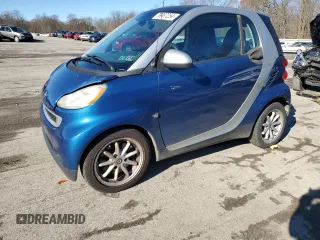 2008 Smart fortwo Pure z VIN WMEEJ31XX8K153597, wystawiony jako Copart lot #79967254 z przebiegiem 121 897 mil mil oraz Tytuł czysty. Historia ofert i sprzedaży dostępna na DreamBid. Obrazek 1.