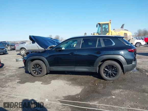 2024 Mazda CX-50 S Select with VIN 7MMVABAM2RN211359, listed as a IAAI auction lot 41395524 with 5,580 mi miles and . Bid and sale history available at DreamBid. Image 14.