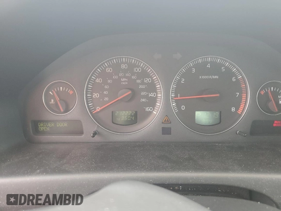 2006 Volvo V70 2.4L with VIN YV1SW612262538703, listed as a Copart auction lot 64398525 with 212,222 mi miles and Salvage title. Bid and sale history available at DreamBid. Image 9.