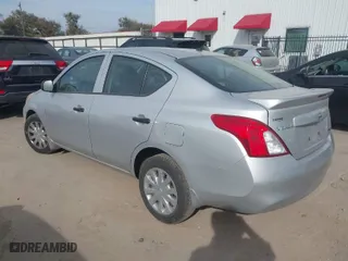 2014 Nissan Versa SV with VIN 3N1CN7AP6EL855396, listed as a IAAI auction lot 40965122 with 121,151 mi miles. Bid and sale history available at carsss.com. Image 3.