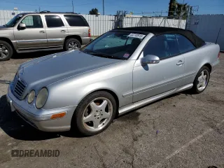 2000 Mercedes-Benz CLK 320/430 z VIN WDBLK70G8YT033575, wystawiony jako Copart lot #44710915 z przebiegiem 157 198 mil mil oraz Szkoda całkowita • Salvage title. Historia ofert i sprzedaży dostępna na DreamBid. Obrazek 1.