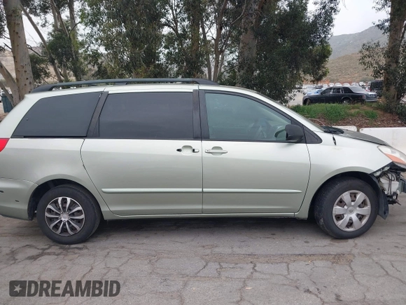 2007 Toyota Sienna CE with VIN 5TDZK23C27S070870, listed as a IAAI auction lot 42039359 with 331,934 mi miles and . Bid and sale history available at carsss.com. Image 13.