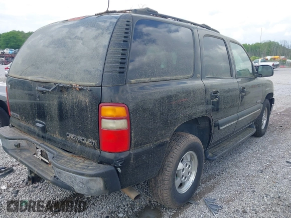 2002 Chevrolet Tahoe LT with VIN 1GNEC13Z02R272809, listed as a IAAI auction lot 42124897 with 191,768 mi miles. Bid and sale history available at carsss.com. Image 4.