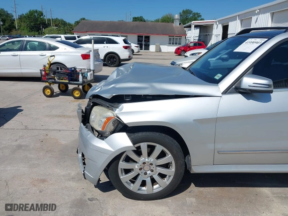 2012 Mercedes-Benz GLK-Class GLK 350 with VIN WDCGG8HB1CF771982, listed as a IAAI auction lot 41958903 with 136,465 mi miles. Bid and sale history available at carsss.com. Image 6.