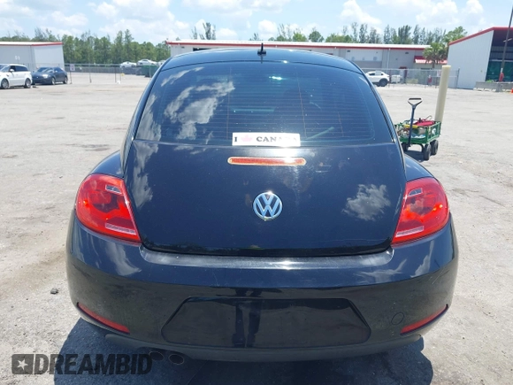 2013 Volkswagen Beetle Entry с VIN 3VWFP7AT4DM639280, выставлен на аукционе IAAI как лот 42324777 с пробегом 77 049 миль миль и . История ставок и продаж доступна на DreamBid. Изображение 17.