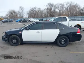 2016 Chevrolet Impala Limited Police Police with VIN 2G1WD5E30G1102940, listed as a IAAI auction lot 41601158 with 95,638 mi miles. Bid and sale history available at carsss.com. Image 14.