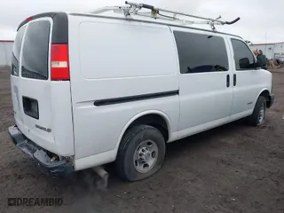 2005 Chevrolet Express Cargo Van with VIN 1GCGG25V751149808, listed as a IAAI auction lot 41925249 with 390,151 mi miles. Bid and sale history available at carsss.com. Image 4.