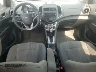 2015 Chevrolet Sonic LT z VIN 1G1JC5SH8F4120862, wystawiony jako Copart lot #60685265 z przebiegiem 163 346 mil mil oraz Czysty tytuł • Clean title. Historia ofert i sprzedaży dostępna na DreamBid. Obrazek 8.