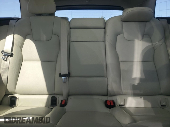 2018 Volvo XC60 Momentum with VIN LYVA22RK3JB117199, listed as a Copart auction lot 60888465 with 56,999 mi miles and Salvage title. Bid and sale history available at DreamBid. Image 10.