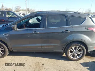 2017 Ford Escape SE z VIN 1FMCU0GD9HUB38906, wystawiony jako IAAI lot #41772488 z przebiegiem 108 259 mil mil oraz . Historia ofert i sprzedaży dostępna na DreamBid. Obrazek 15.