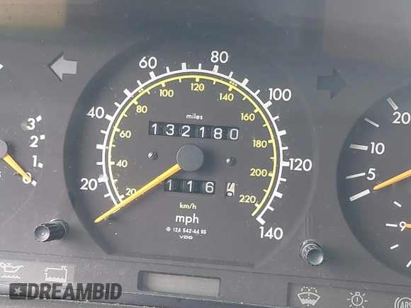 1993 Mercedes-Benz 300 with VIN WDBEB28E3PB996564, listed as a IAAI auction lot 41807504 with 132,180 mi miles and . Bid and sale history available at DreamBid. Image 7.