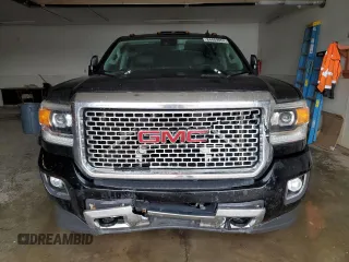 2015 GMC Sierra 3500HD Denali z VIN 1GT424E85FF130203, wystawiony jako Copart lot #84489854 z przebiegiem 211 289 mil mil oraz Szkoda całkowita • Salvage title. Historia ofert i sprzedaży dostępna na DreamBid. Obrazek 5.