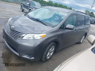 2017 Toyota Sienna LE Auto Access Seat with VIN 5TDKZ3DCXHS818669, listed as a IAAI auction lot 42198544 with 112,871 mi miles. Bid and sale history available at carsss.com. Image 17.