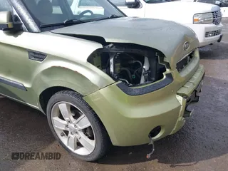 2011 Kia Soul + with VIN KNDJT2A20B7201270, listed as a IAAI auction lot 41764745 with 178,534 mi miles. Bid and sale history available at carsss.com. Image 19.