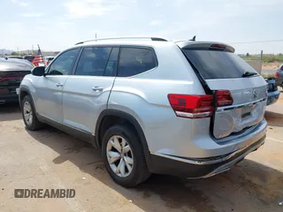 2018 Volkswagen Atlas SEL with VIN 1V2MR2CAXJC537383, listed as a IAAI auction lot 42353413 with 121,626 mi miles and . Bid and sale history available at DreamBid. Image 3.