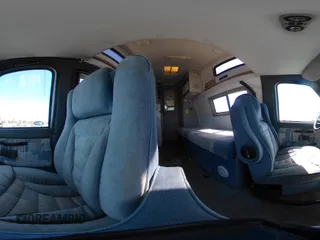 1996 Ford Econoline Cargo z VIN 1FDHS24H9THA55752, wystawiony jako IAAI lot #42052800 z przebiegiem 117 680 mil mil oraz . Historia ofert i sprzedaży dostępna na DreamBid. Obrazek 23.