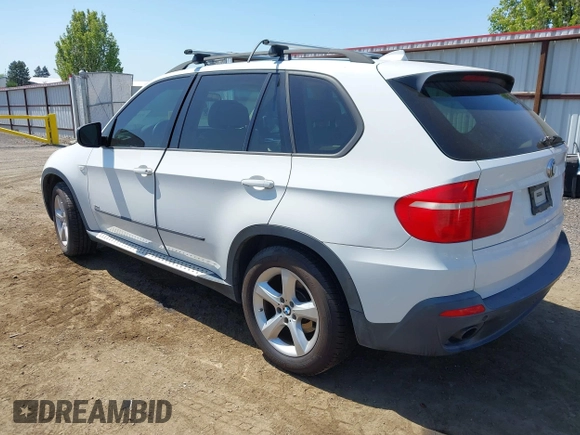 2008 BMW X5 3.0si z VIN 5UXFE43538L009505, wystawiony jako IAAI lot #42189410 z przebiegiem 136 931 mil mil oraz . Historia ofert i sprzedaży dostępna na DreamBid. Obrazek 3.