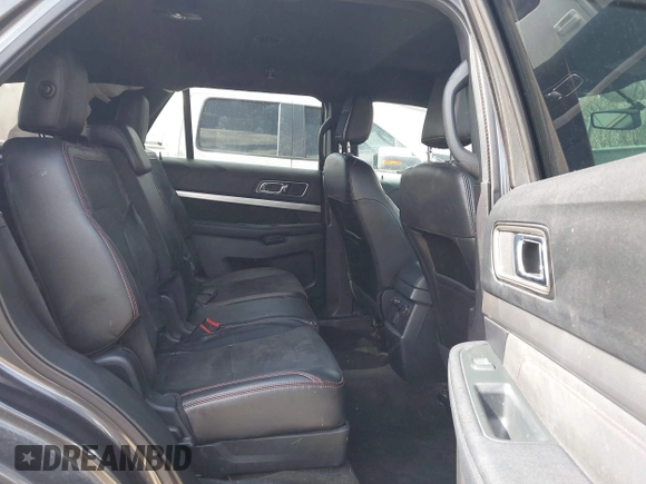 2018 Ford Explorer XLT with VIN 1FM5K8D84JGB01514, listed as a IAAI auction lot 41803132 with 59,107 mi miles and . Bid and sale history available at carsss.com. Image 8.