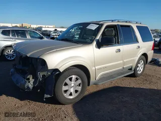 2004 Lincoln Navigator Luxury with VIN 5LMFU27R14LJ42966, listed as a IAAI auction lot 41614278 with 203,785 mi miles. Bid and sale history available at carsss.com. Image 2.
