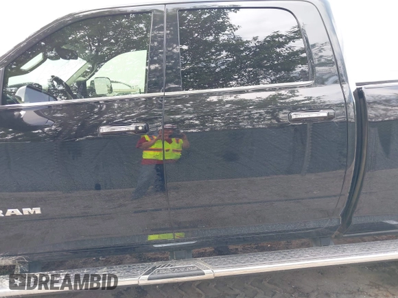 2022 Ram 2500 Laramie with VIN 3C6UR5FL7NG282895, listed as a IAAI auction lot 41902088 with 50,490 mi miles and . Bid and sale history available at DreamBid. Image 14.