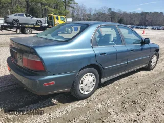1997 Honda Accord Value with VIN 1HGCD5682VA188227, listed as a Copart auction lot 48416295 with 221,495 mi miles and Salvage Title. Bid and sale history available at DreamBid. Image 3.