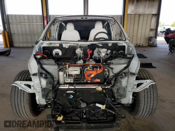 2024 Tesla Model Y Long Range z VIN 7SAYGDEE7RA217991, wystawiony jako Copart lot #50885695 z przebiegiem Nie podano mil oraz Szkoda całkowita • Salvage title. Historia ofert i sprzedaży dostępna na DreamBid. Obrazek 5.