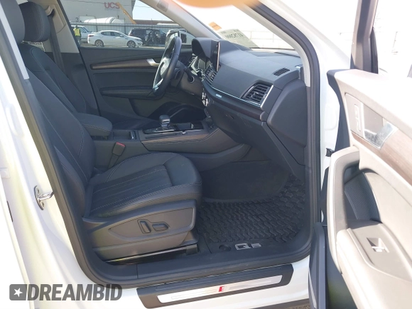 2022 Audi Q5 S line Premium Plus with VIN WA1EAAFY1N2126380, listed as a IAAI auction lot 41782000 with 27,599 mi miles and . Bid and sale history available at DreamBid. Image 5.