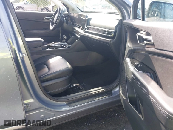 2024 Kia Sportage EX with VIN 5XYK33DF3RG185488, listed as a IAAI auction lot 42345457 with 33,926 mi miles and . Bid and sale history available at DreamBid. Image 5.