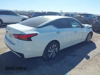 2020 Nissan Altima S with VIN 1N4BL4BV8LC131735, listed as a IAAI auction lot 41657382 with 121,267 mi miles and . Bid and sale history available at carsss.com. Image 4.
