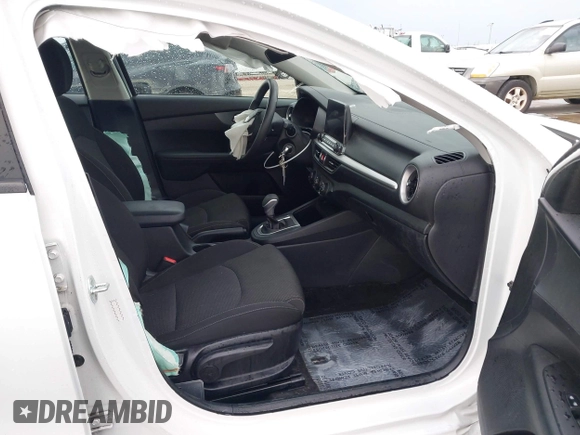 2021 Kia Forte LXS z VIN 3KPF24ADXME377638, wystawiony jako IAAI lot #42467878 z przebiegiem 53 446 mil mil oraz . Historia ofert i sprzedaży dostępna na DreamBid. Obrazek 5.