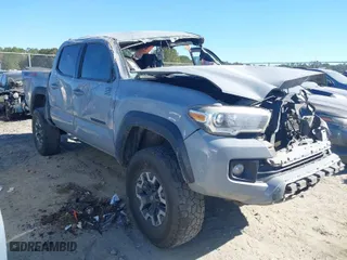 2019 Toyota Tacoma 4WD SR with VIN 3TMCZ5AN5KM199346, listed as a IAAI auction lot 41678090 with 1 mi miles. Bid and sale history available at carsss.com. Image 20.