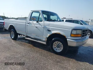 1993 Ford F-150 z VIN 1FTEF14N6PNA14062, wystawiony jako IAAI lot #42350103 z przebiegiem 212 081 mil mil oraz . Historia ofert i sprzedaży dostępna na DreamBid. Obrazek 1.