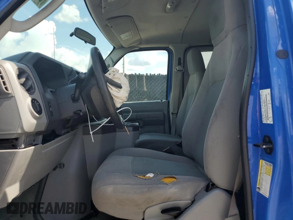 2014 Ford Econoline Cargo z VIN 1FMNE3BL0EDA20504, wystawiony jako Copart lot #61507945 z przebiegiem 245 100 mil mil oraz Nie do naprawy • Non repairable. Historia ofert i sprzedaży dostępna na DreamBid. Obrazek 7.
