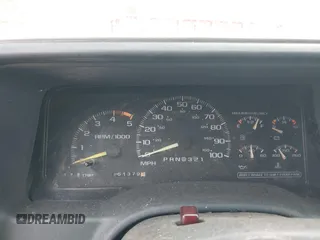 1995 GMC Sierra 1500 with VIN 1GTEC19K0SE514346, listed as a IAAI auction lot 42110686 with 251,379 mi miles and . Bid and sale history available at DreamBid. Image 7.