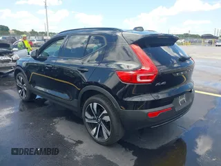 2024 Volvo XC40 Plus Dark Theme with VIN YV4L12UL5R2308371, listed as a IAAI auction lot 42516455 with 9,056 mi miles and . Bid and sale history available at DreamBid. Image 3.