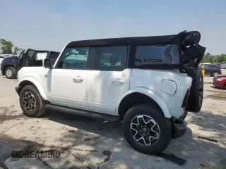 2021 Ford Bronco with VIN 1FMEE5BP2MLA94820, listed as a Copart auction lot 52015085 with 33,606 mi miles and Salvage title. Bid and sale history available at DreamBid. Image 2.