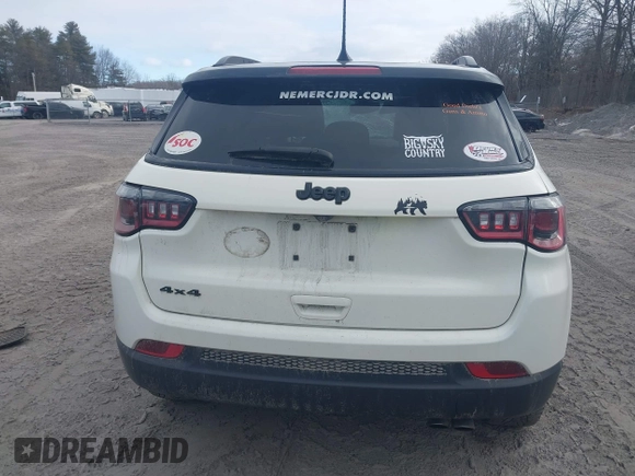 2019 Jeep Compass Latitude with VIN 3C4NJDBB6KT593118, listed as a IAAI auction lot 41747020 with 118,854 mi miles. Bid and sale history available at carsss.com. Image 16.