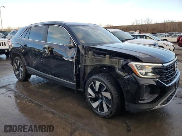 2024 Volkswagen Atlas SEL with VIN 1V2BE2CA4RC210962, listed as a Copart auction lot 46136285 with 13,950 mi miles and Salvage title. Bid and sale history available at DreamBid. Image 4.