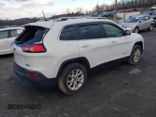 2016 Jeep Cherokee Latitude z VIN 1C4PJMCB7GW118036, wystawiony jako IAAI lot #41232593 z przebiegiem 114 880 mil mil oraz . Historia ofert i sprzedaży dostępna na DreamBid. Obrazek 4.