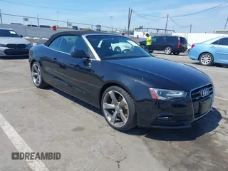 2014 Audi A5 Premium Plus z VIN WAULFAFHXEN010699, wystawiony jako IAAI lot #41868013 z przebiegiem 40 305 mil mil oraz . Historia ofert i sprzedaży dostępna na DreamBid. Obrazek 1.