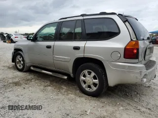 2005 GMC Envoy SLT with VIN 1GKDS13S352101385, listed as a Copart auction lot 89271025 with 165,670 mi miles and Salvage Title. Bid and sale history available at carsss.com. Image 2.