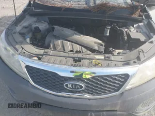 2011 Kia Sorento LX with VIN 5XYKTDA29BG066339, listed as a IAAI auction lot 42095946 with 231,849 mi miles. Bid and sale history available at carsss.com. Image 10.
